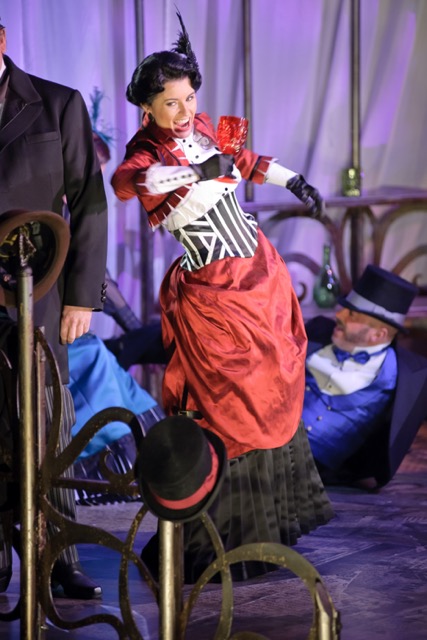 Flora in La Traviata &copy; Albert Comper